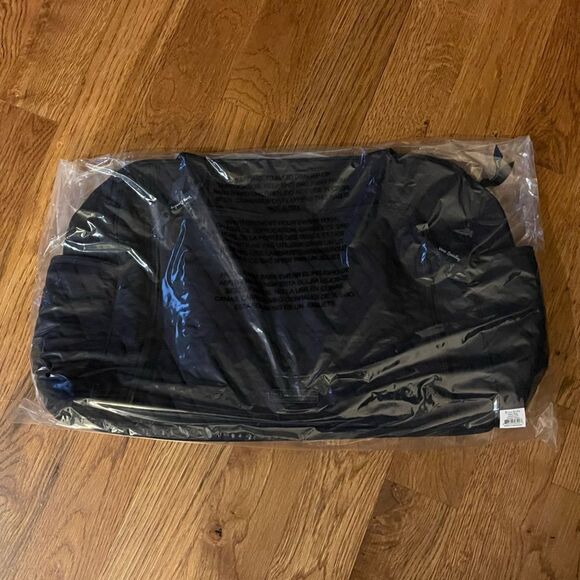 Vera Bradley Factory Style Baby Bag in Microfiber Classic Navy NWT - Picture 5 of 5